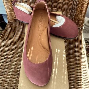 Pair of women’s Gentle Souls by Kenneth Cole.  Size 6.5.